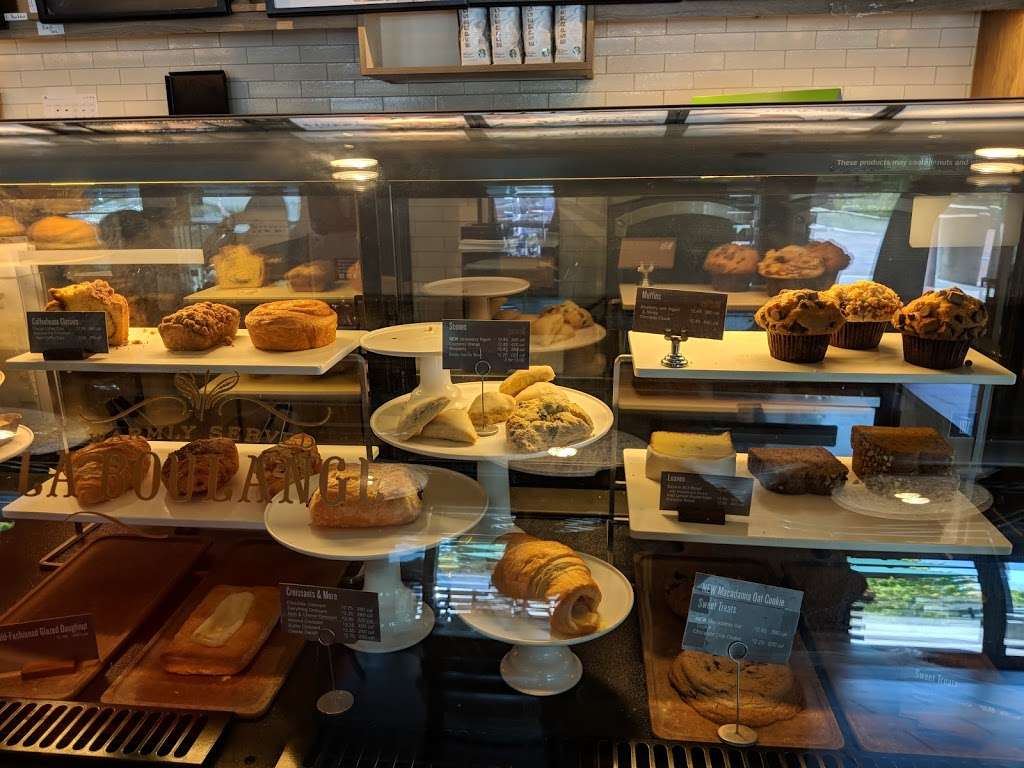 Starbucks | 2190 W Bayshore Rd Ste. 180, Palo Alto, CA 94303, USA | Phone: (650) 739-0373