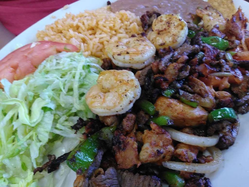 Taqueria La Tapatia | 11060 US-181, San Antonio, TX 78223, USA | Phone: (210) 598-9618