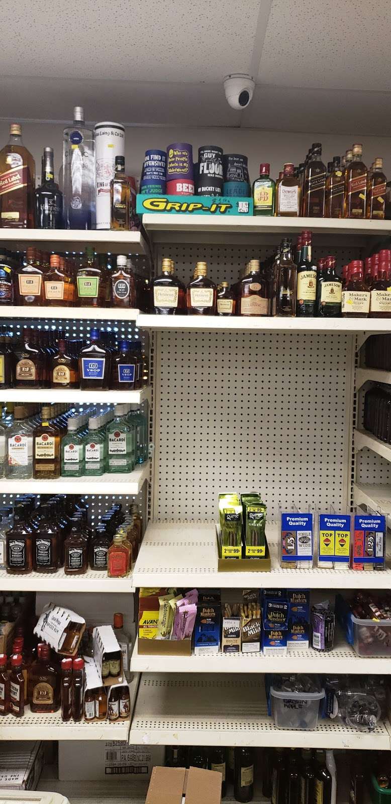 Liquor Mart of Folsom | 2600, 10 E Black Horse Pike, Williamstown, NJ 08094, USA | Phone: (609) 567-2536