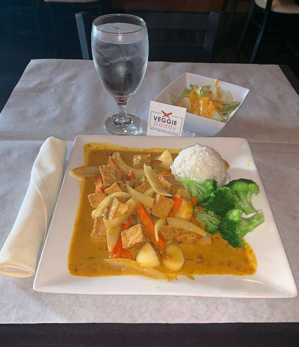 Big Thai Restaurant | 201 TX-332 B300, Lake Jackson, TX 77566, USA | Phone: (979) 529-9278