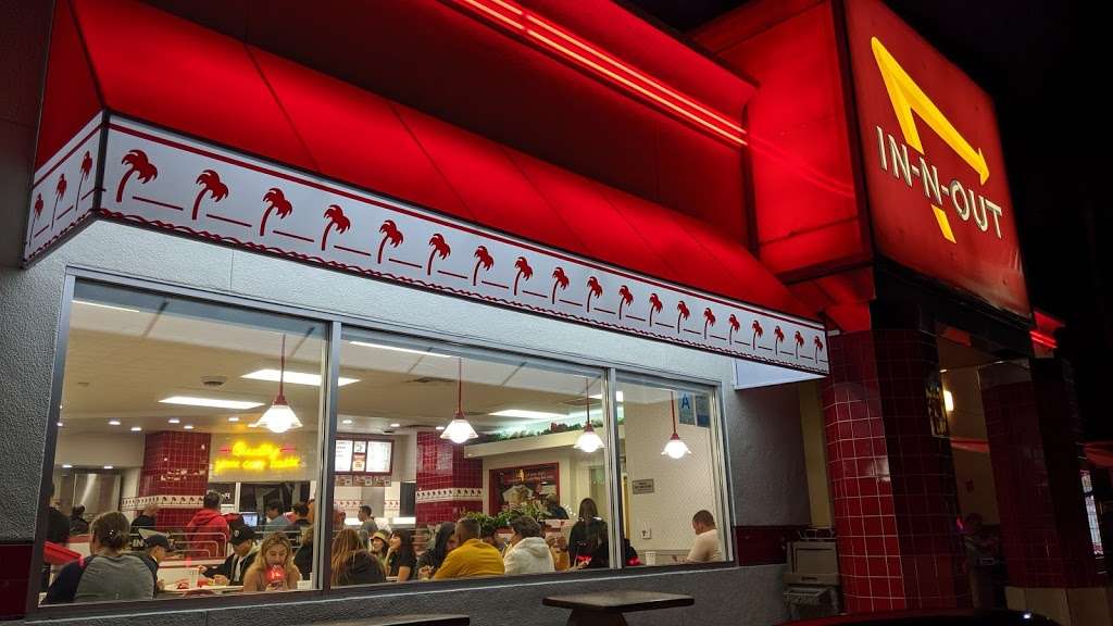 In-N-Out Burger | 9149 S Sepulveda Blvd, Los Angeles, CA 90045, USA | Phone: (800) 786-1000