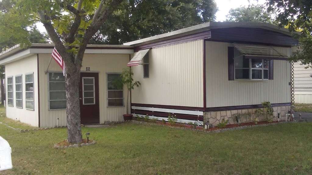 Oak Springs Mobile Home Community | 12 Highland St, Sorrento, FL 32776, USA | Phone: (352) 383-5973