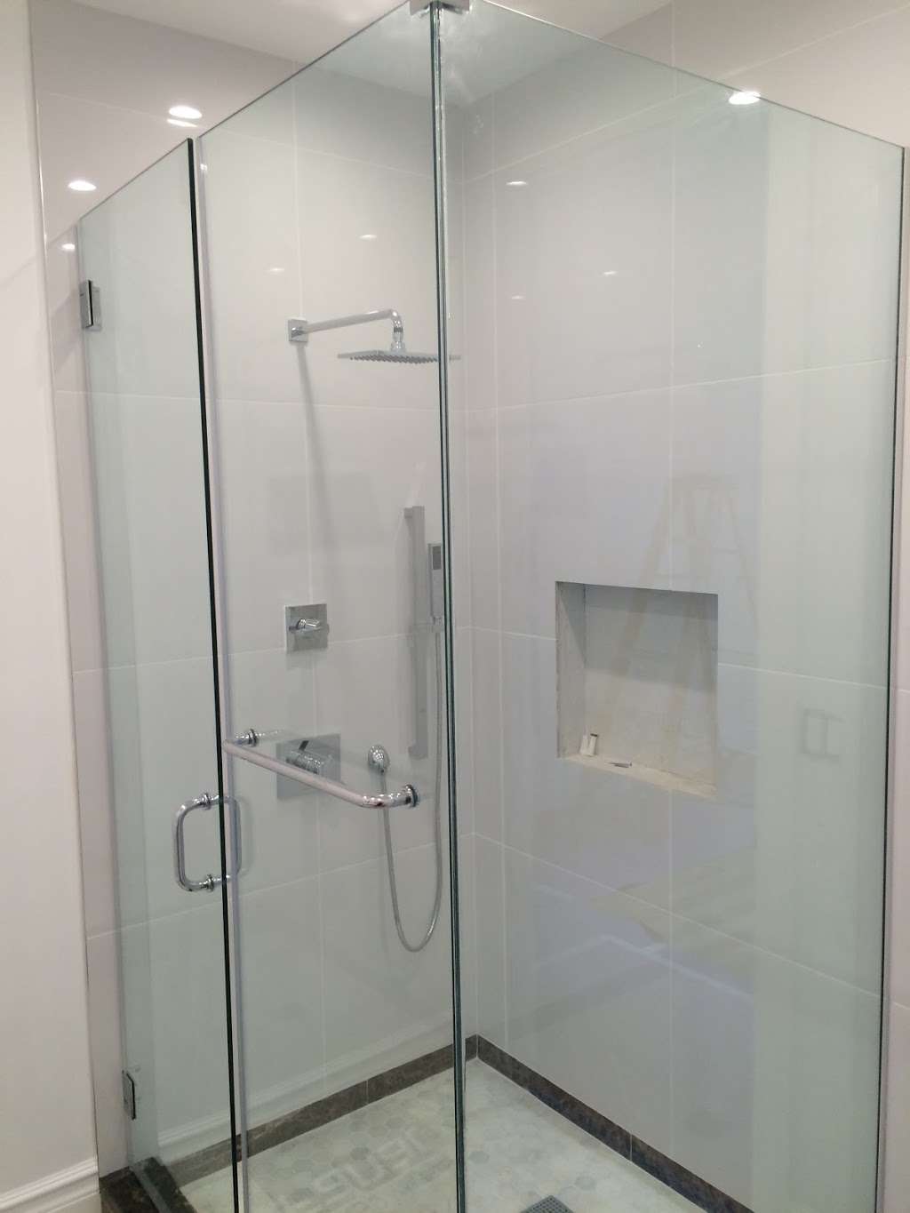 Glass, Mirrors & Shower Doors | 60 Davidson St #3, Staten Island, NY 10303, USA | Phone: (347) 476-2318