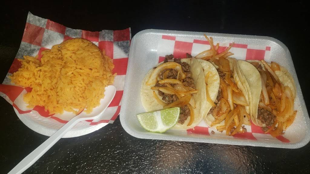 Lidias taco truck | 5202 E Pine St, Tulsa, OK 74115, USA | Phone: (918) 402-2364