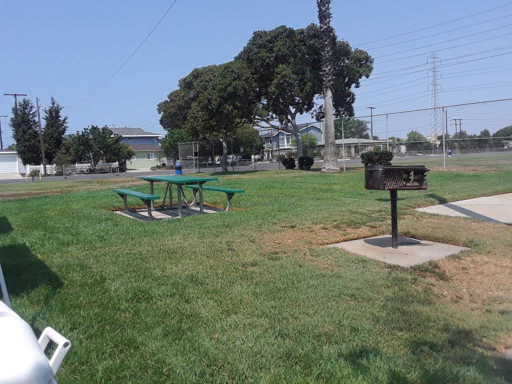 City of Torrance Guenser Park | 17800 Gramercy Pl, Torrance, CA 90504, USA