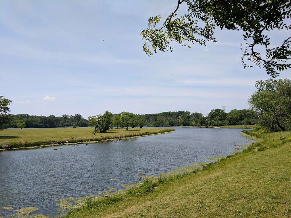 Big Bend Lake | Southeast River Road, Des Plaines, IL 60016, USA