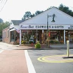 River Dell Flowers & Gifts | 241 Kinderkamack Rd, Oradell, NJ 07649, USA | Phone: (201) 262-8118
