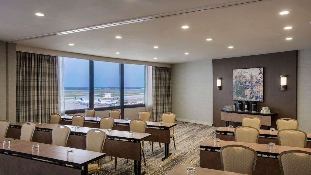 Houston Airport Marriott at George Bush Intercontinental | 18700 John F Kennedy Blvd, Houston, TX 77032, USA | Phone: (281) 443-2310