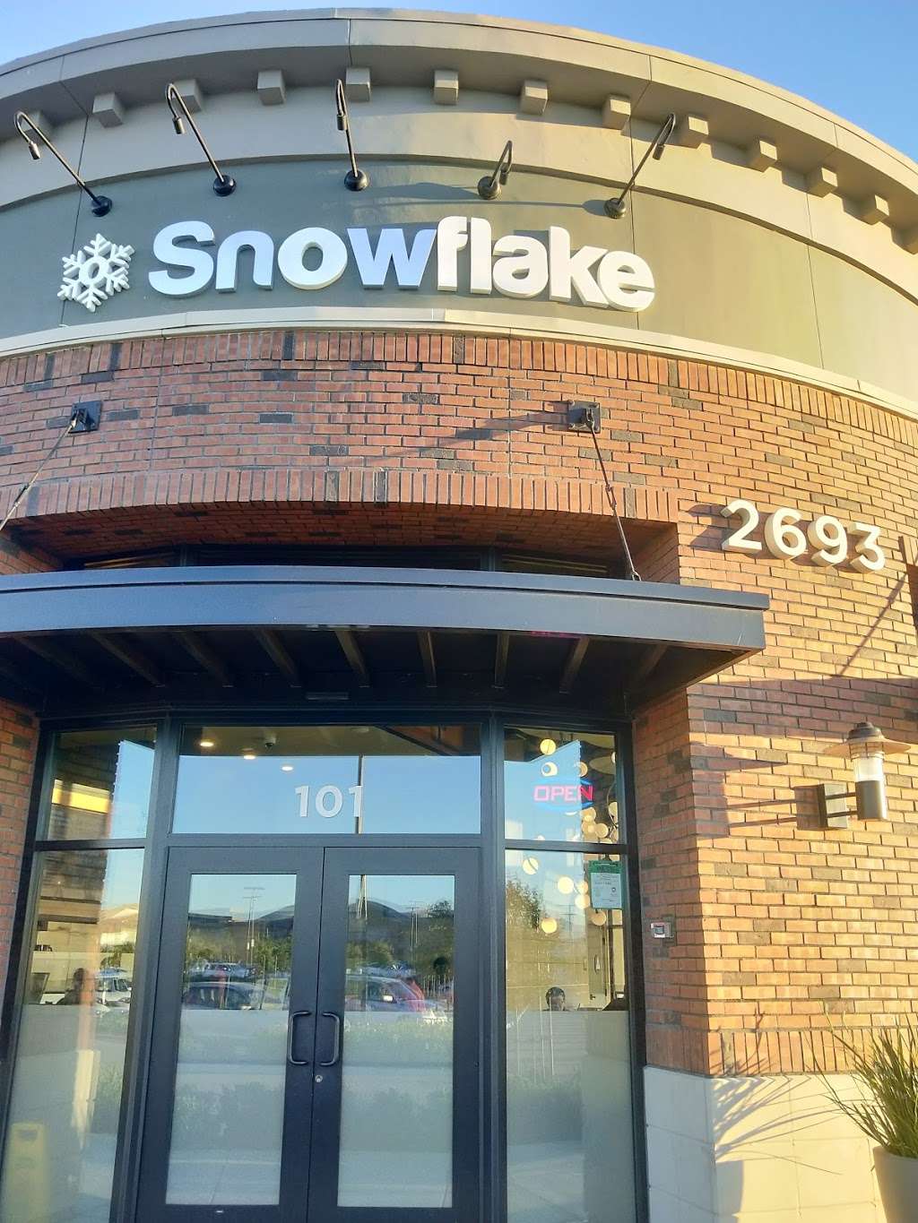 Snowflake Desserts | 2693 Stoneridge Dr Ste 101, Pleasanton, CA 94588, USA | Phone: (925) 750-7891