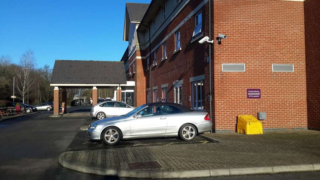 Premier Inn Crawley Town West | Crawley Ave, Crawley RH10 8BA, UK