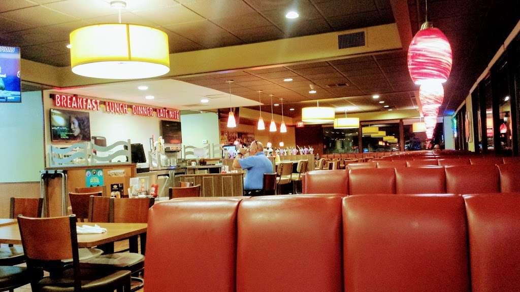 Dennys | 16907 S Pioneer Blvd, Artesia, CA 90701, USA | Phone: (562) 809-1194