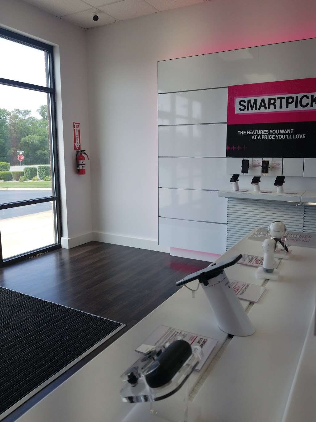 T-Mobile | 10033 Wicker Ave, St John, IN 46373 | Phone: (219) 627-3315