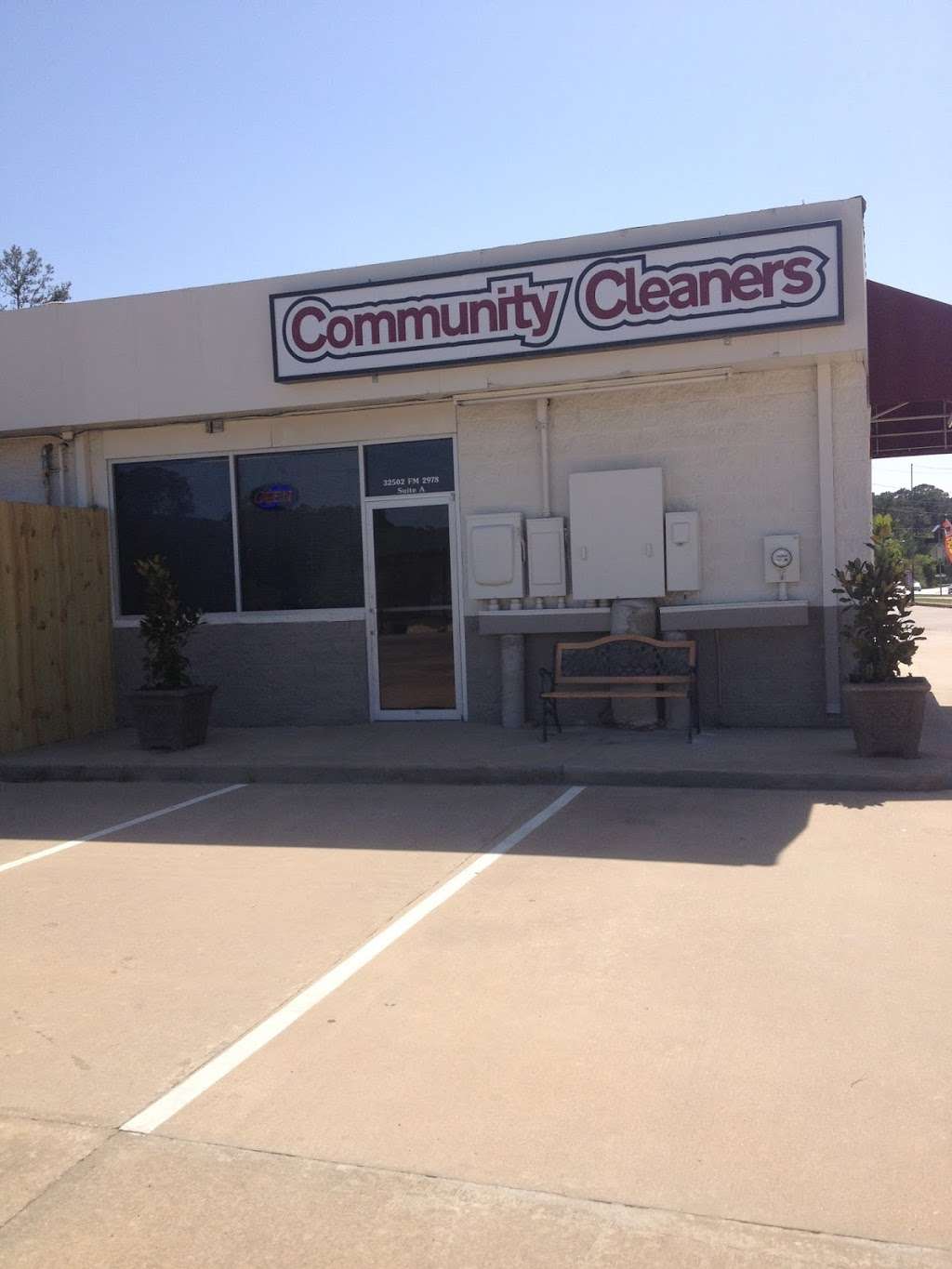 community cleaners | 227 Magnolia Blvd, Magnolia, TX 77355, USA | Phone: (281) 259-0333