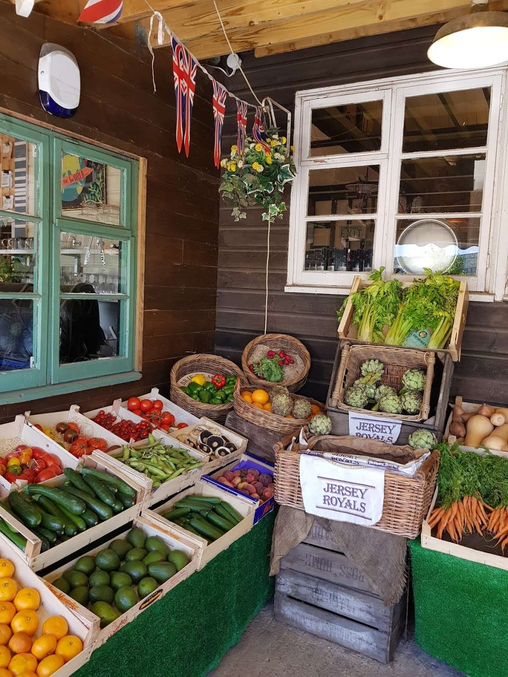 Flower Farm Shop | Oxted Rd, Godstone RH9 8DE, UK | Phone: 01883 742288