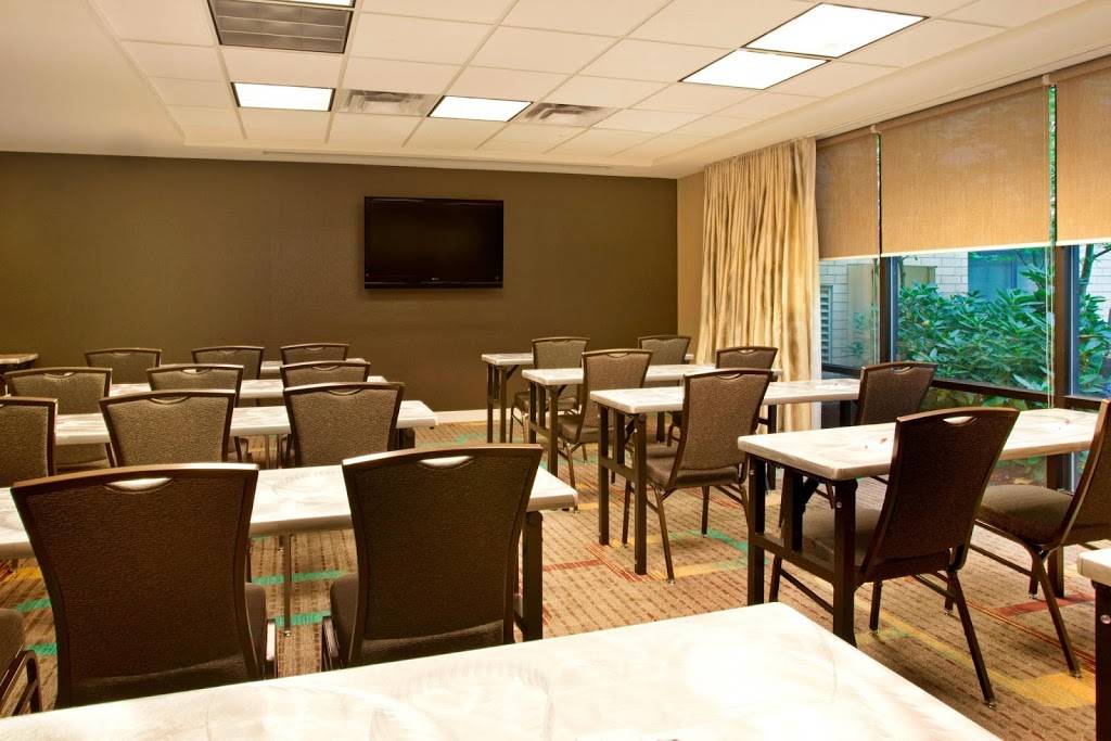 Residence Inn by Marriott Portland Airport at Cascade Station | 9301 NE Cascades Pkwy, Portland, OR 97220, USA | Phone: (503) 284-1800