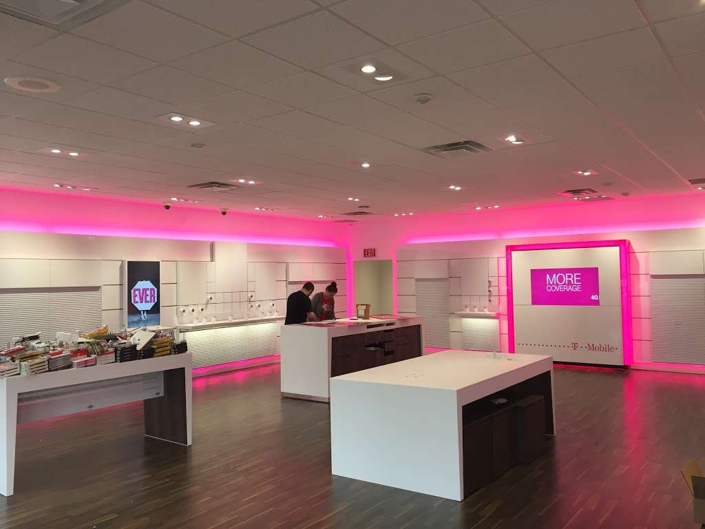 T-Mobile | 1207 MacDade Blvd Suite 120, Collingdale, PA 19023, USA | Phone: (610) 237-1027