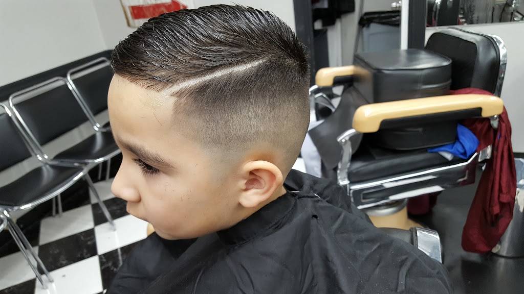 Fresh Fadez Barbershop | 2637 W Bethany Home Rd, Phoenix, AZ 85017, USA | Phone: (602) 374-3339