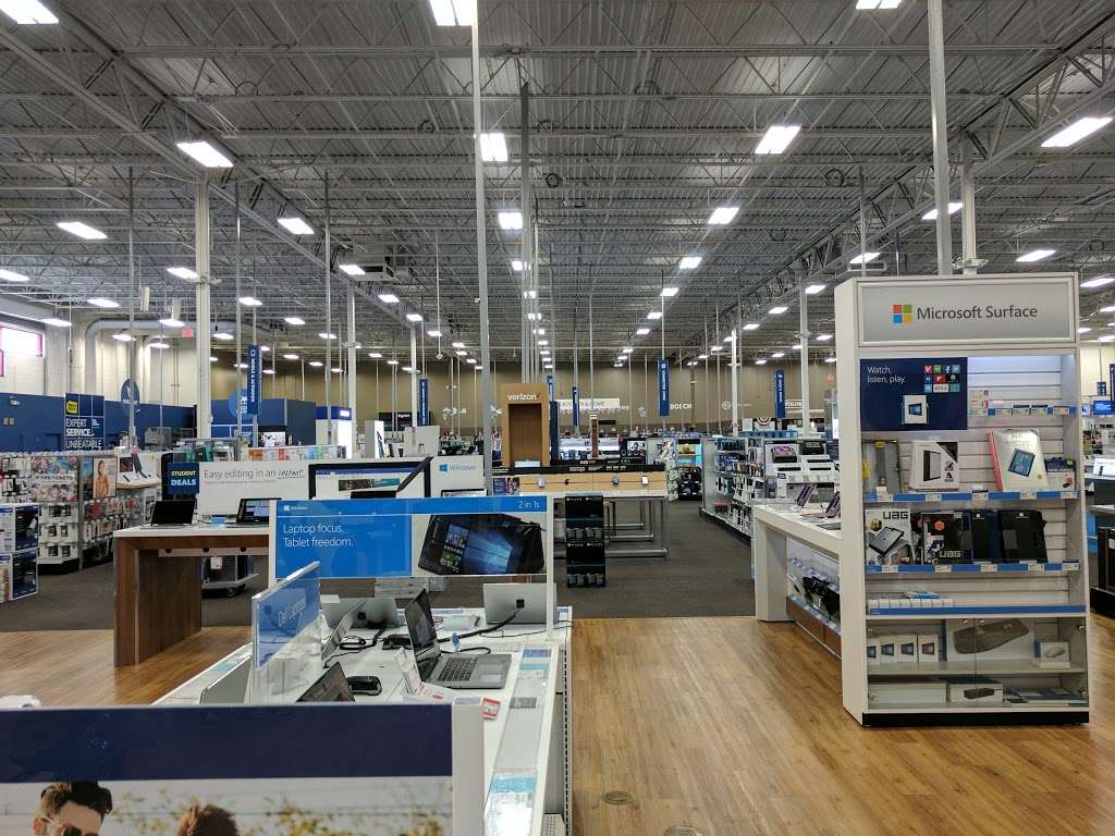 Best Buy | Waterford Lakes, 845 N Alafaya Trail, Orlando, FL 32828, USA | Phone: (407) 482-8099