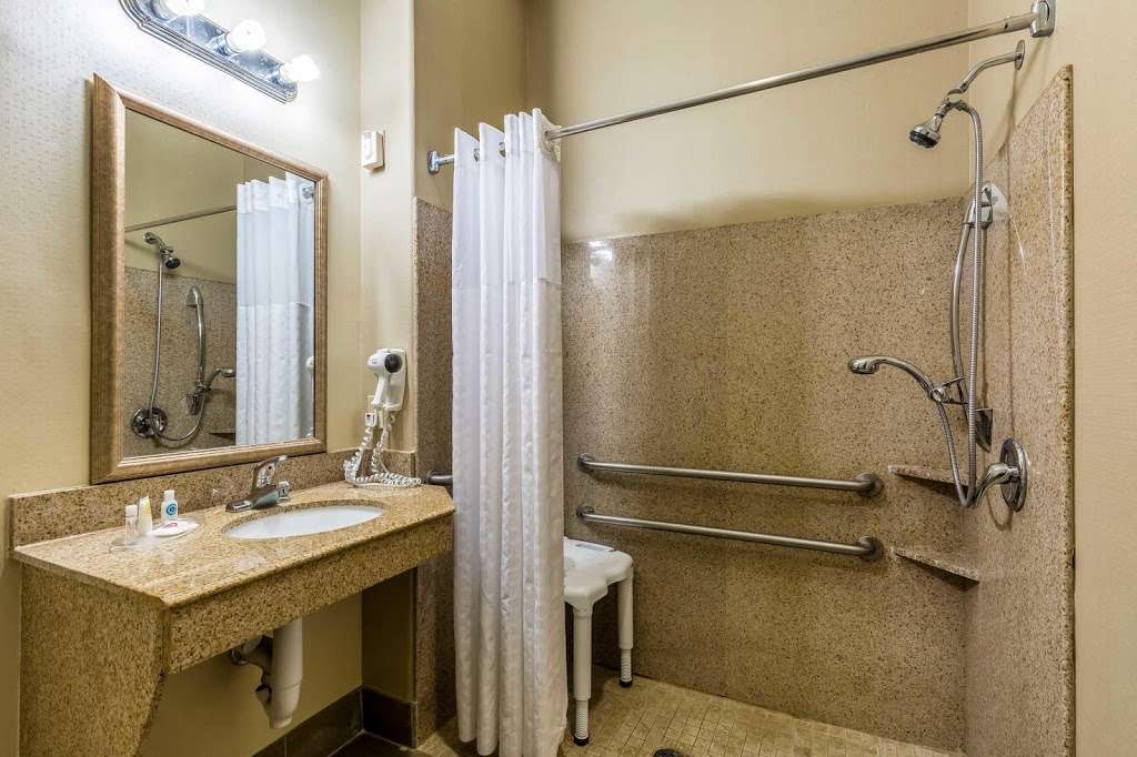 Comfort Suites | 3606 89th St, Galveston, TX 77554, USA | Phone: (409) 741-9977