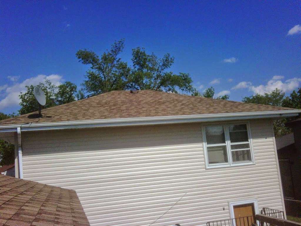 E&F ROOFING INC. Siding and Gutters | 7803 S Lockwood Ave, Burbank, IL 60459, USA | Phone: (708) 774-5628