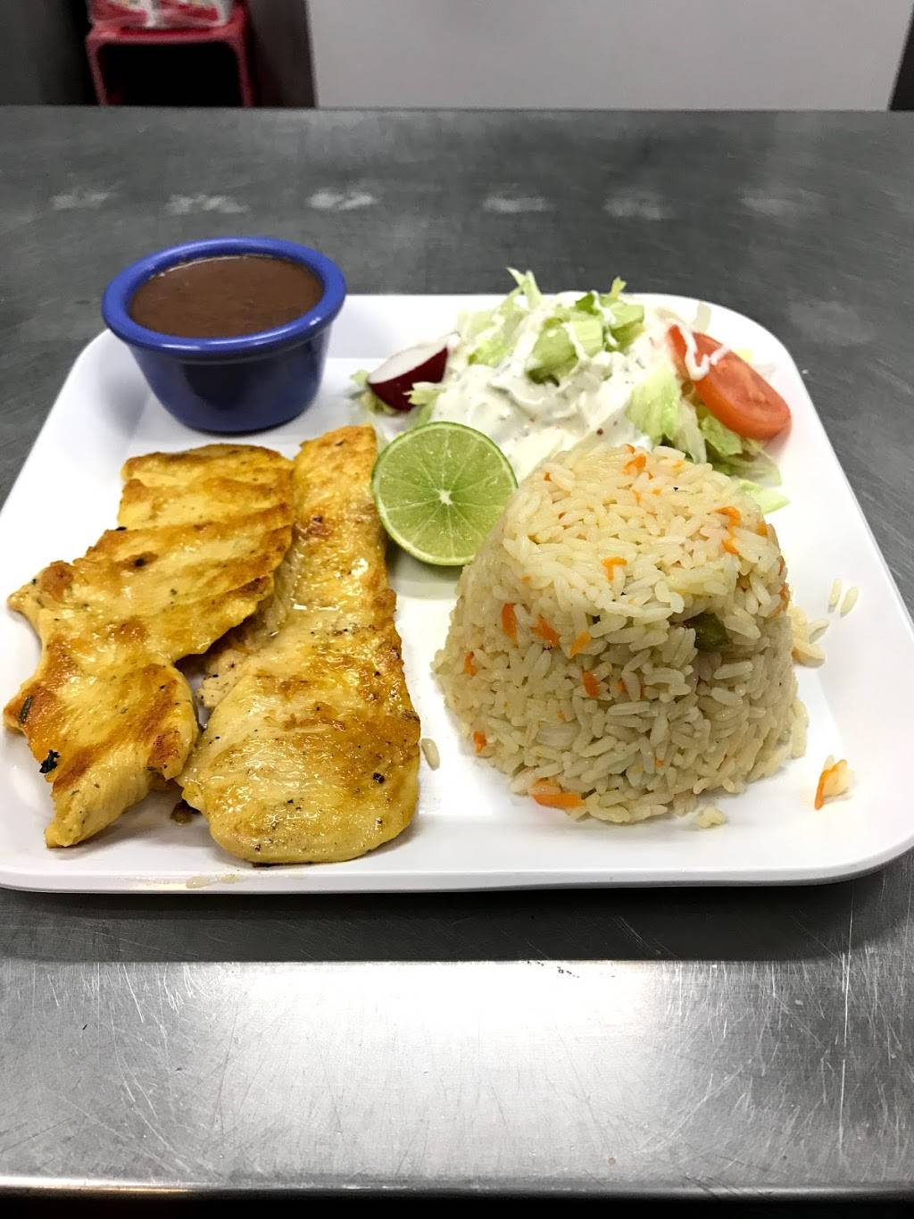 Restaurante Antojitos Latinos | 3229 Brinkley Rd, Temple Hills, MD 20748, USA | Phone: (301) 383-3395