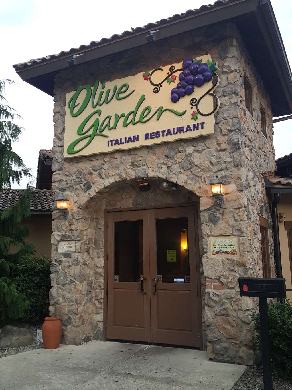 Olive Garden Italian Restaurant | 2314 NJ-38, Cherry Hill, NJ 08002, USA | Phone: (856) 414-0003