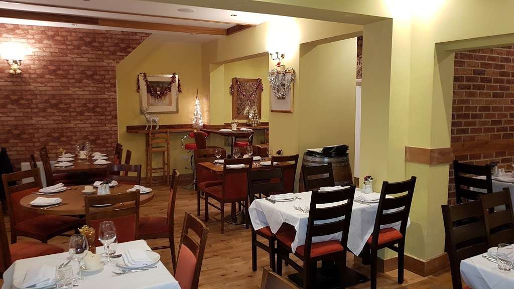 Marmaris Restaurant & Meze Bar | 21 Ravenswood Cres, West Wickham BR4 0JH, UK | Phone: 020 8777 7219