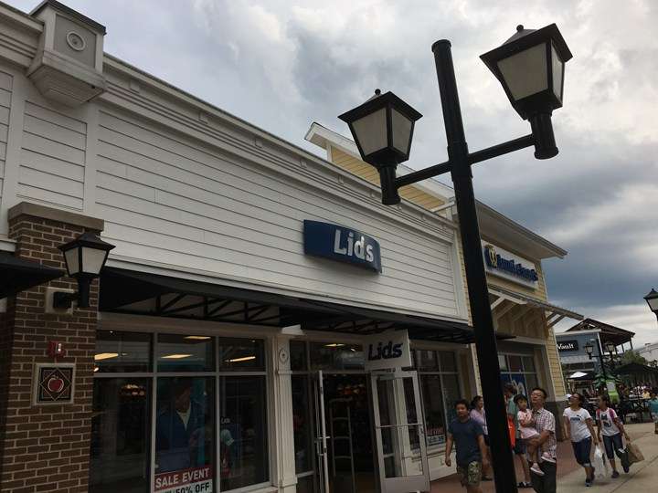 Lids | 80 Premium Outlets Blvd SP0691, Merrimack, NH 03054, USA | Phone: (603) 424-7677