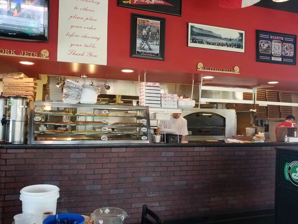 Brooklyn Pizza Parlor | 6400 Weddington Rd, Matthews, NC 28104, USA | Phone: (704) 821-0974