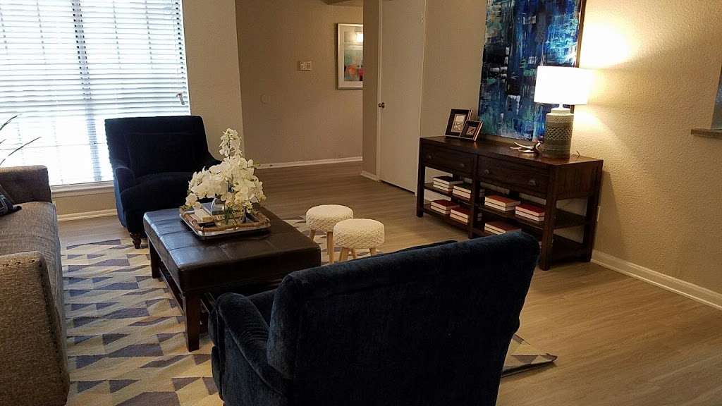 Waterford Grove Apartments | 3125 Crestdale Dr, Houston, TX 77080 | Phone: (713) 462-3493