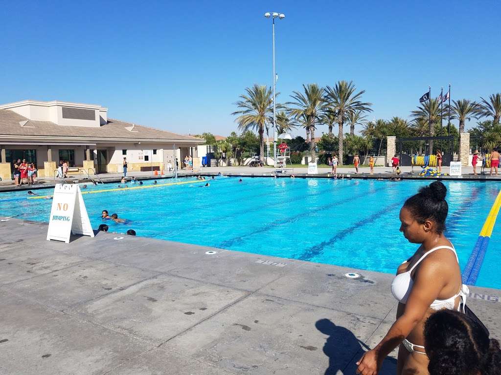 Fontana Park Aquatic Center | 15610 Summit Ave, Fontana, CA 92336 | Phone: (909) 854-5111