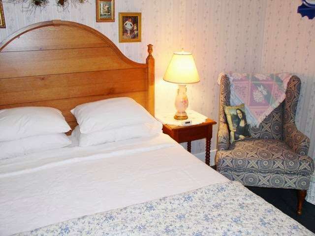 1870 Roebling Inn on the Delaware | 155 Scenic Dr, Lackawaxen, PA 18435, USA | Phone: (570) 685-7900