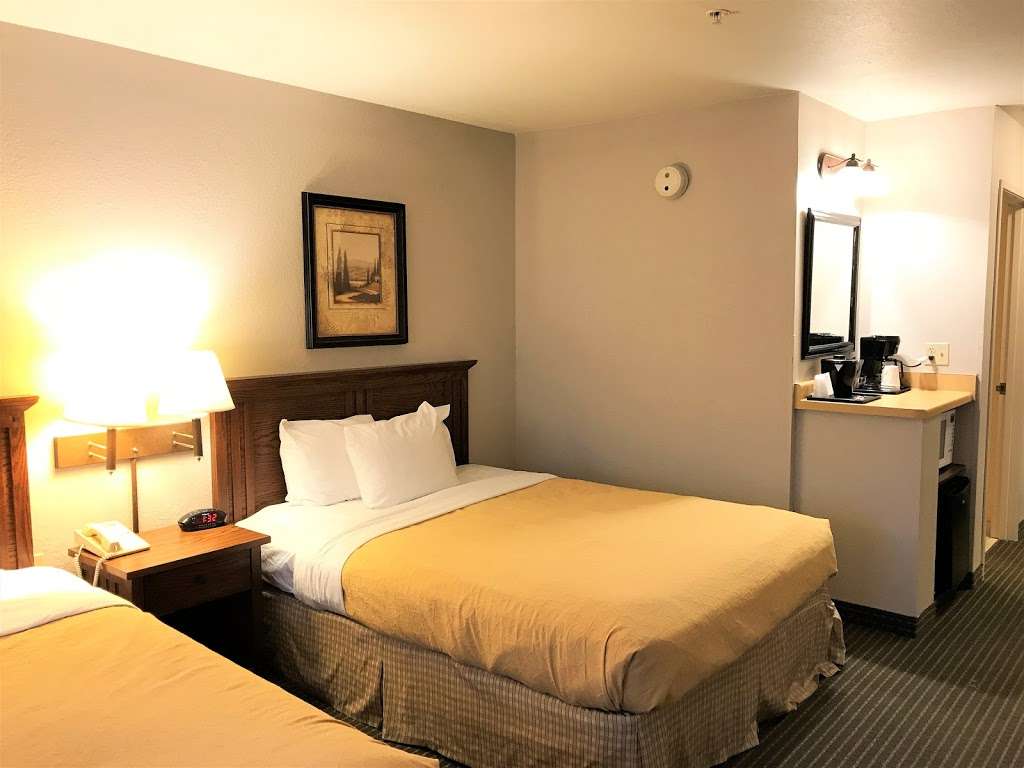 Country Inn & Suites by Radisson, Zion, IL | 1100 33rd St, Zion, IL 60099 | Phone: (847) 746-0101