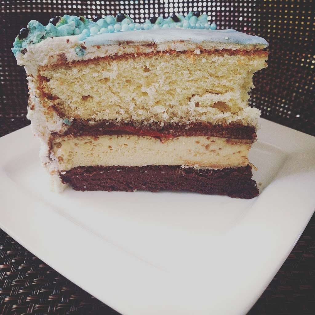 Marinas Bakery, LLC | Loyola Cir, Orlando, FL 32828, USA | Phone: (407) 917-1527