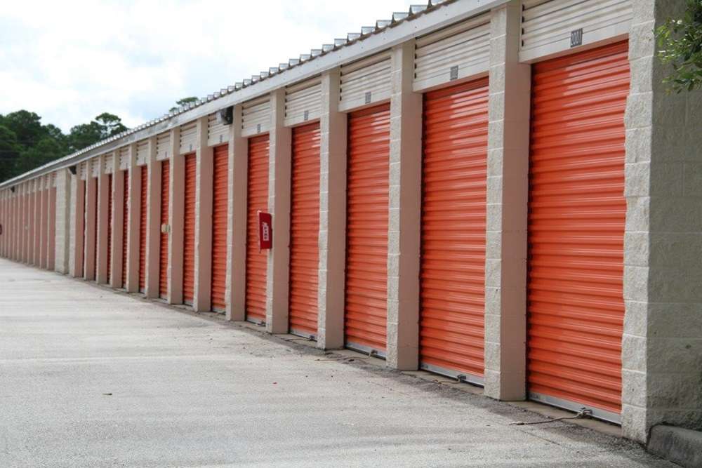 Public Storage | 3145 N Alafaya Trail, Orlando, FL 32826 | Phone: (407) 434-1473