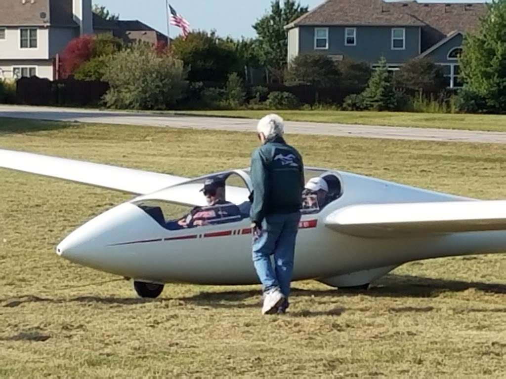 Chicago Glider Club Gliderport | 26045 W Airport Rd, Minooka, IL 60447, USA | Phone: (815) 467-9861