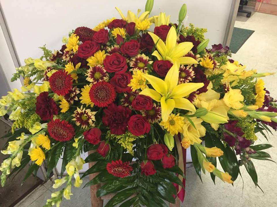 Woods Flowers and Gifts | 9223 Baltimore Ave, College Park, MD 20740, USA | Phone: (301) 474-7000