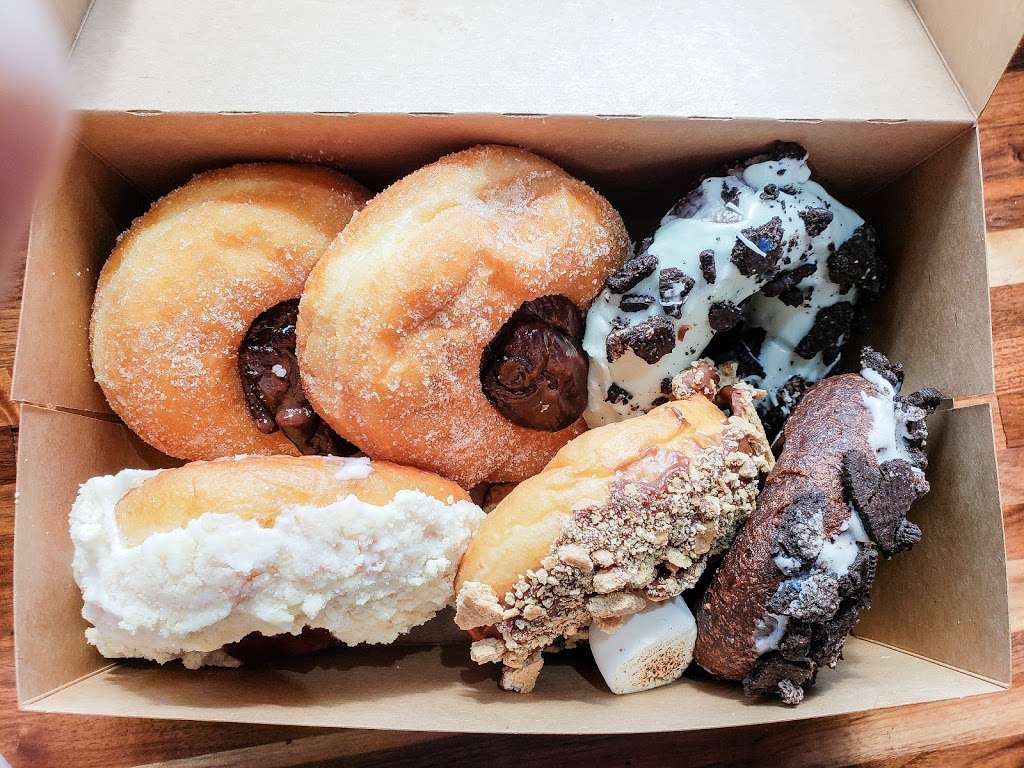 Hurts Donut Company | 8809 State Line Rd, Kansas City, MO 64114 | Phone: (816) 419-6881