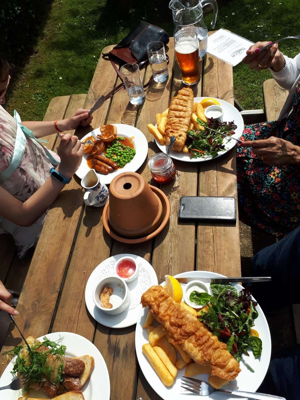 The Plough Inn | Leigh Rd, Hildenborough, Tonbridge TN11 9AJ, UK | Phone: 01732 832149