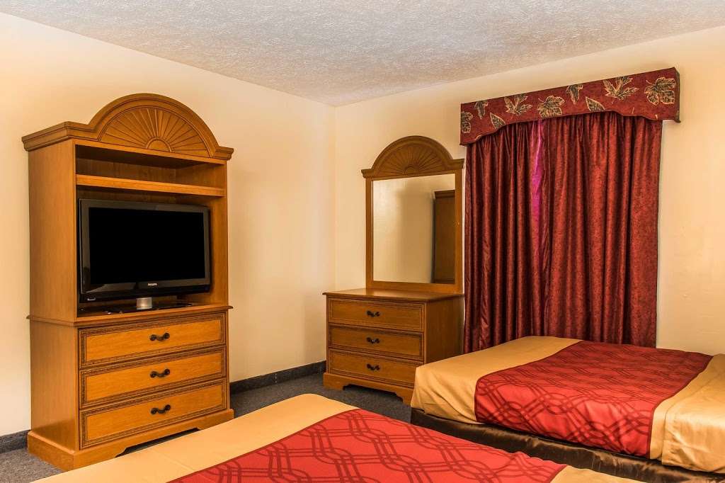 Econo Lodge Inn & Suites near Split Rock and Harmony Lake | 981 PA-940, White Haven, PA 18661, USA | Phone: (570) 443-0391