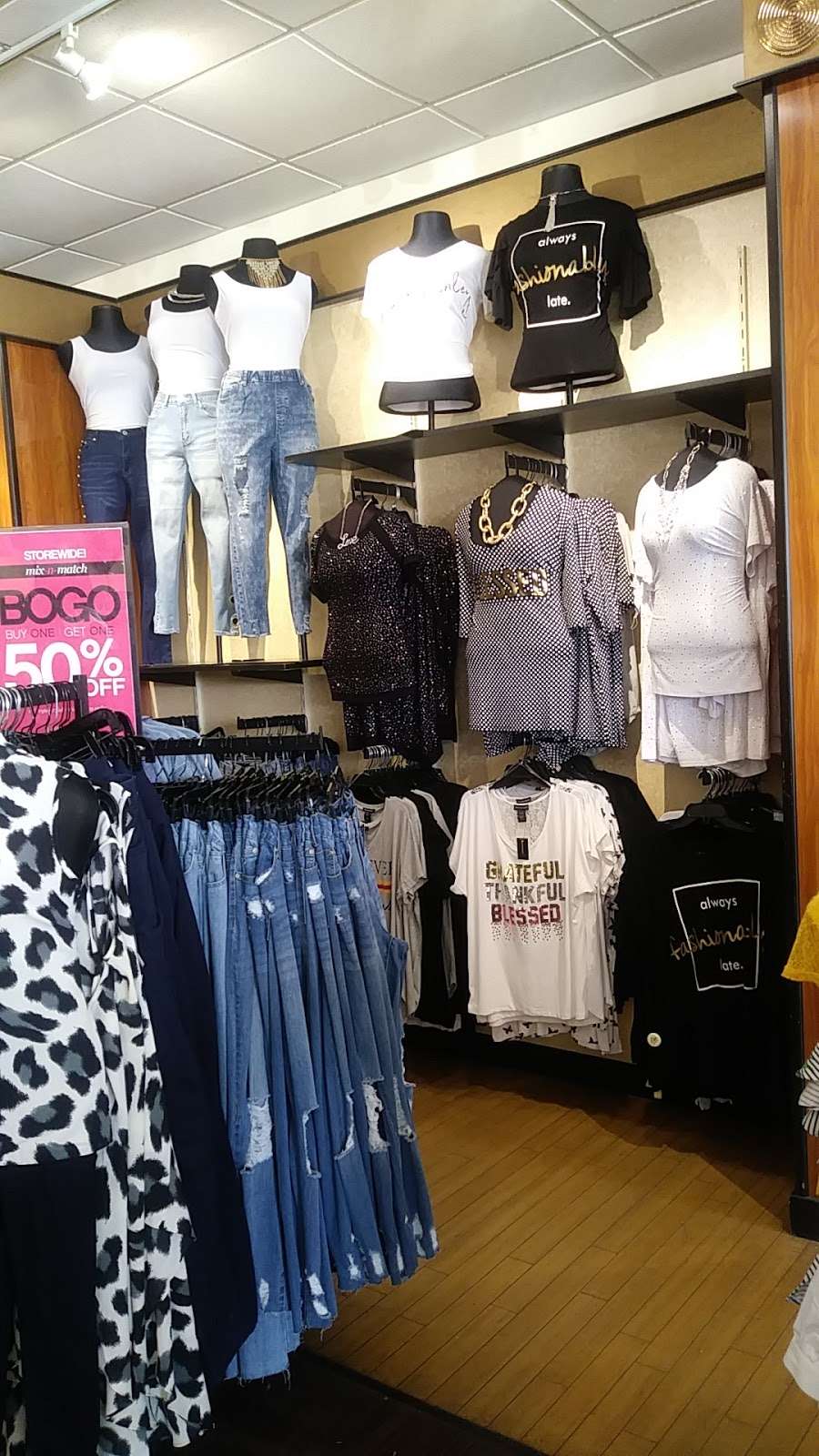 Ashley Stewart | Chicago and Kedzie Plaza, 800 N Kedzie Ave, Chicago, IL 60651, USA | Phone: (773) 722-5710