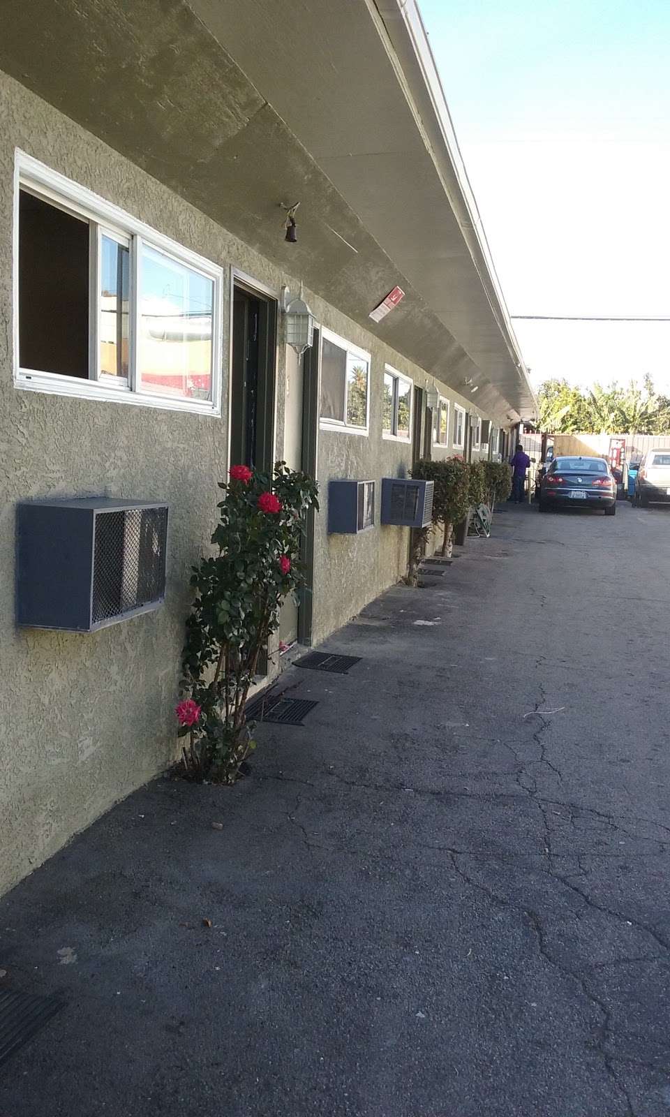 LA Ramona Motel | 3211 W Jefferson Blvd, Los Angeles, CA 90018 | Phone: (323) 735-9077