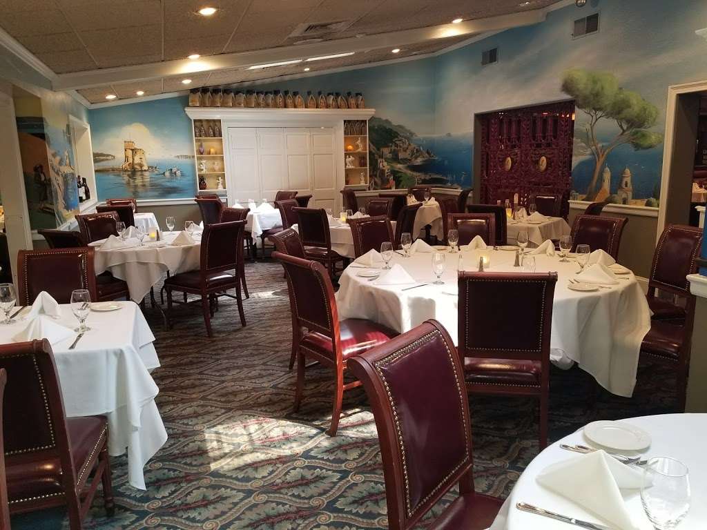 Lucianos Restaurant | 800 Washington St, Wrentham, MA 02093, USA | Phone: (508) 384-3050