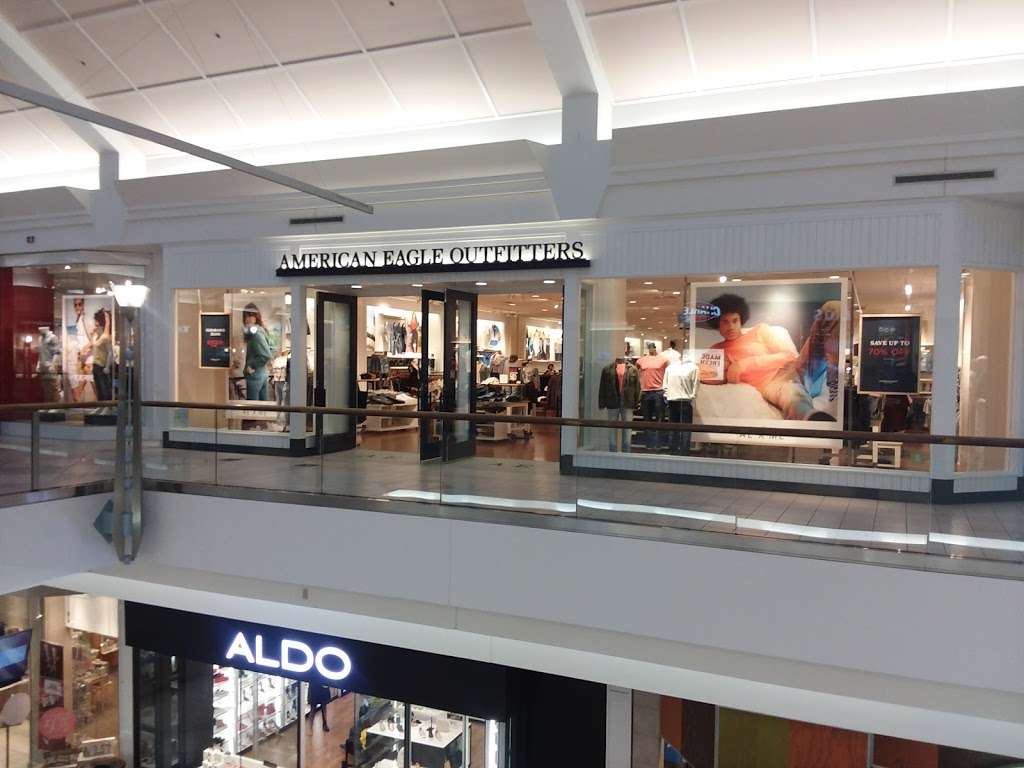 American Eagle Outfitters | 1277 Broadway, Saugus, MA 01906, USA | Phone: (781) 233-5404