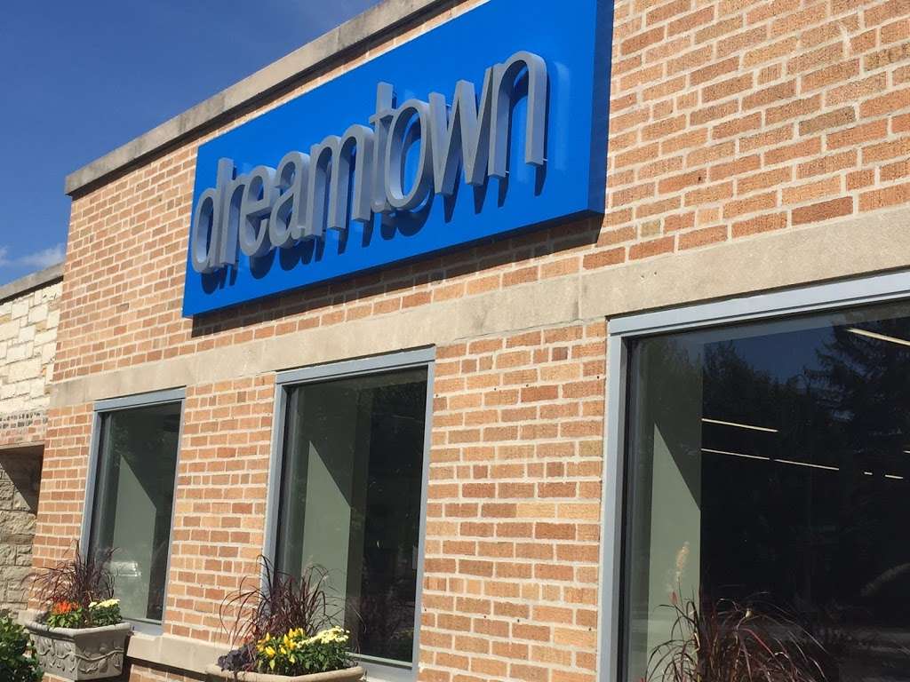 Dream Town Realty | 7280 W Devon Ave, Chicago, IL 60631, USA | Phone: (773) 250-0400