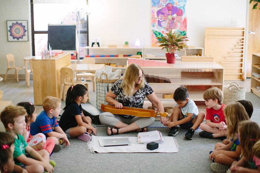 Greensboro Montessori School | 2856 Horse Pen Creek Rd, Greensboro, NC 27410, USA | Phone: (336) 668-0119