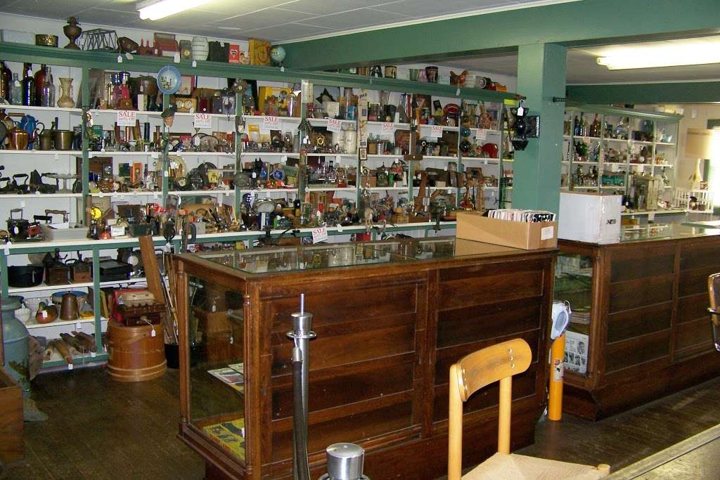 Hamburg Antique Center | 1 Main St, Hamburg, NJ 07419 | Phone: (973) 823-9700