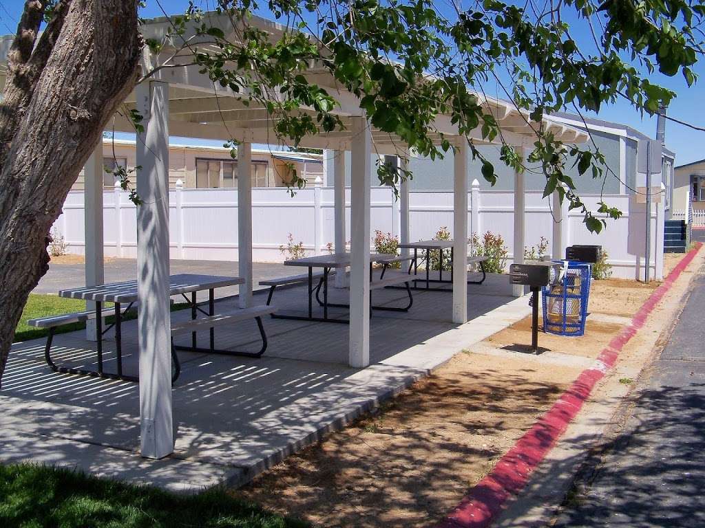 Bear Valley Mobile Home Park | 22838 Bear Valley Rd, Apple Valley, CA 92308, USA | Phone: (760) 279-8375