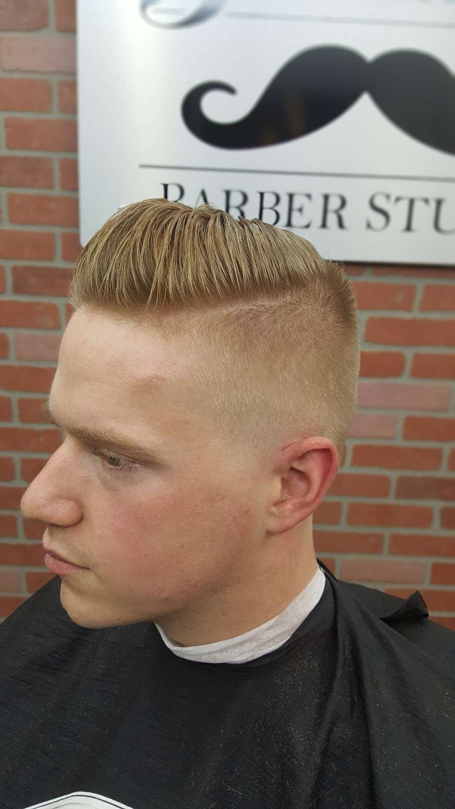 Ponce Da Barber at Gentlemens Barber Studio | 920 International Pkwy # 1040, Lake Mary, FL 32746, USA | Phone: (407) 398-2262