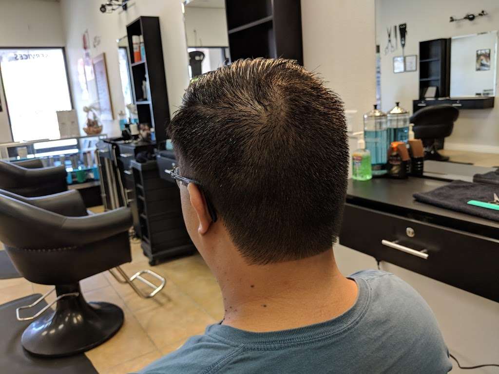 Trimmers Hair Salon in 650 E Horizon Dr 2, Henderson, NV 89002, USA